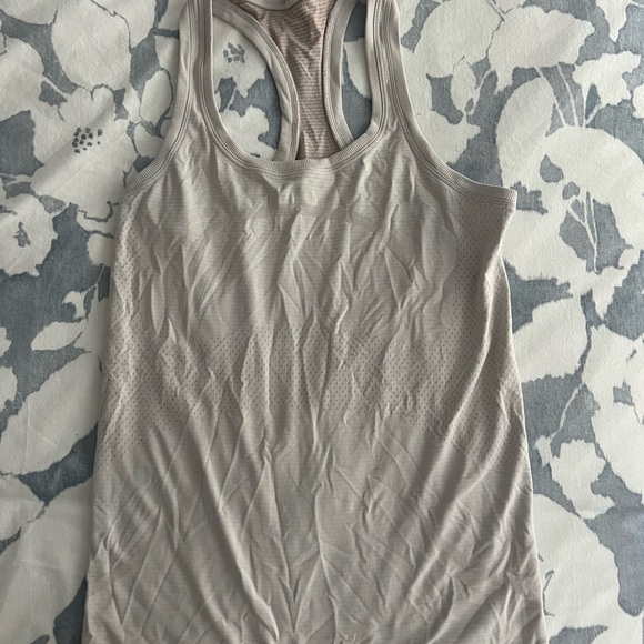 Lululemon swiftly tech racerback in dune/mink pink. - Picture 2 of 4